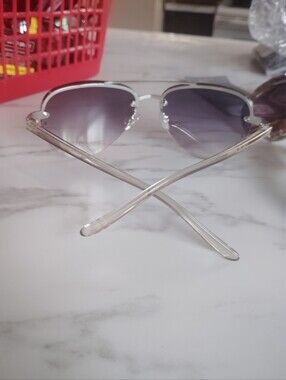 Aviators, Silver Rim Gradient Lens Women's Sunglasses - Clear Arms